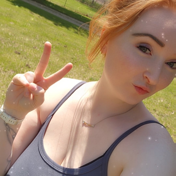 Meet your Posher, Steph - Picture 3 of 3